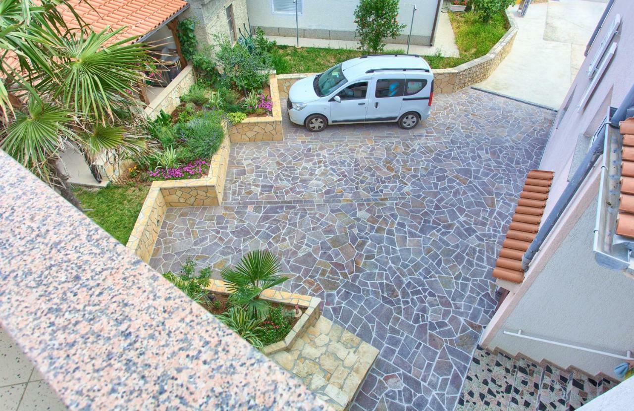 Apartments Stolfa Krk Town Exterior photo